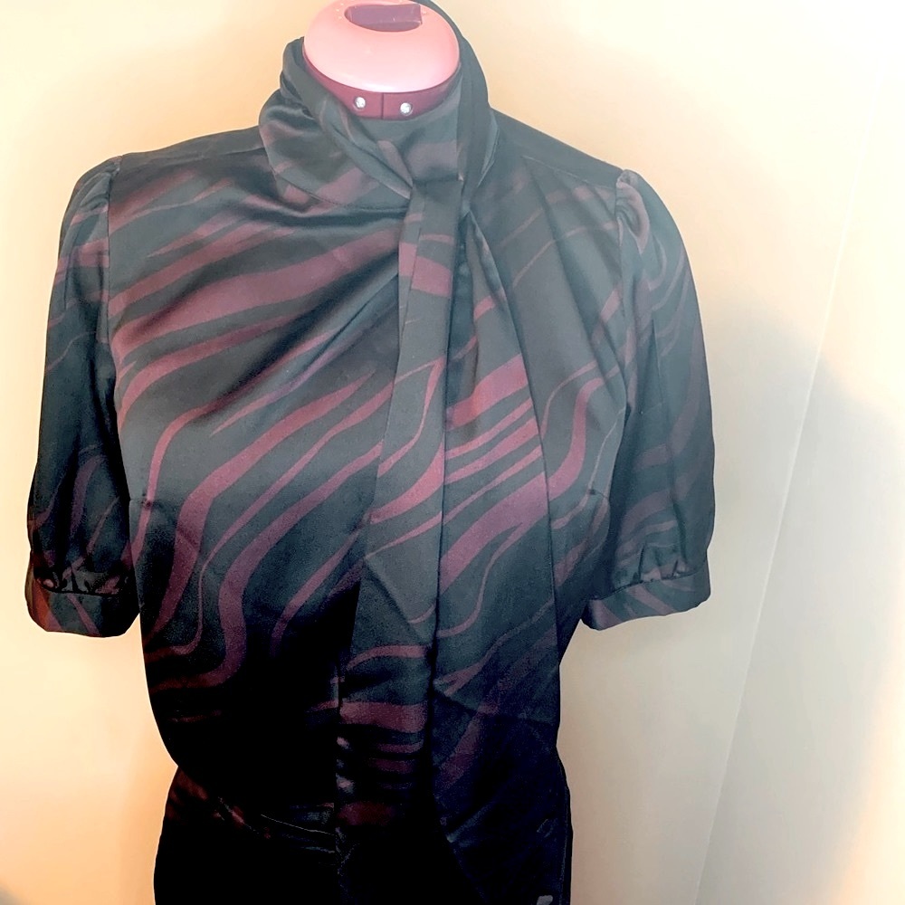 Contemporaine exclusively for Simons Blouse, size  small good condition 100 poly